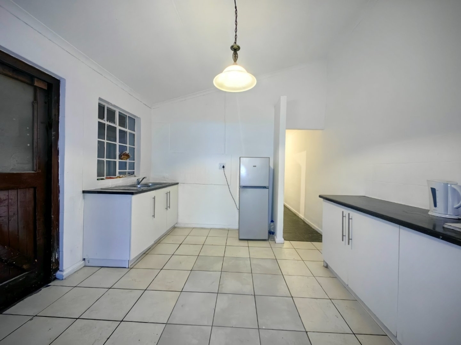 4 Bedroom Property for Sale in Lavender Hill Western Cape